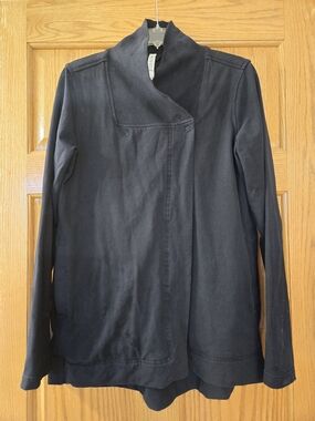 Lululemon Black Women's Asymmetrical Collar Jacket